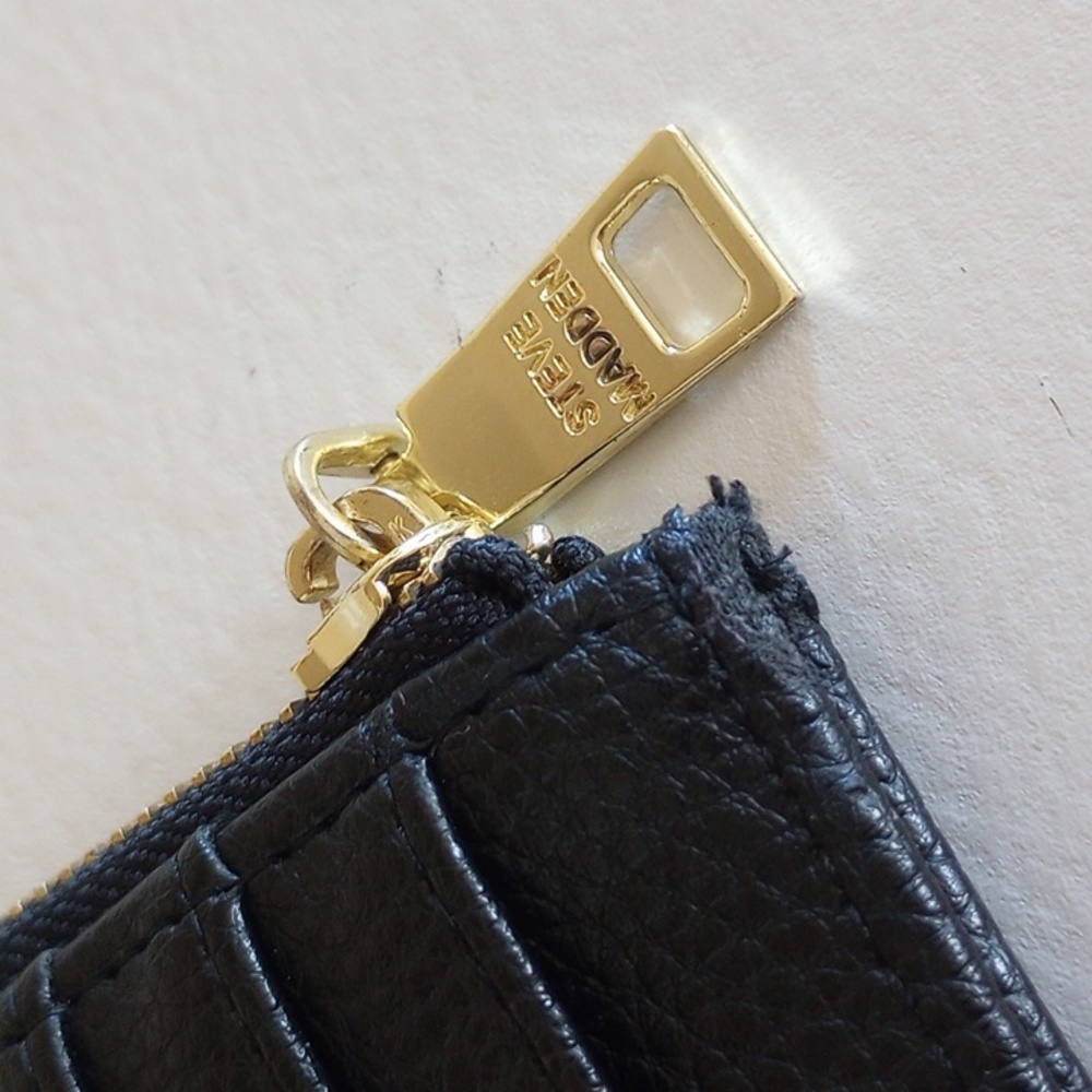 Steve Madden Black Card Wallet - Picture 4 of 5